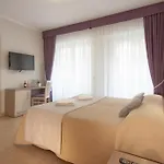 Bed & Breakfast Kings 3*