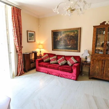 Bed & Breakfast Kings 3*